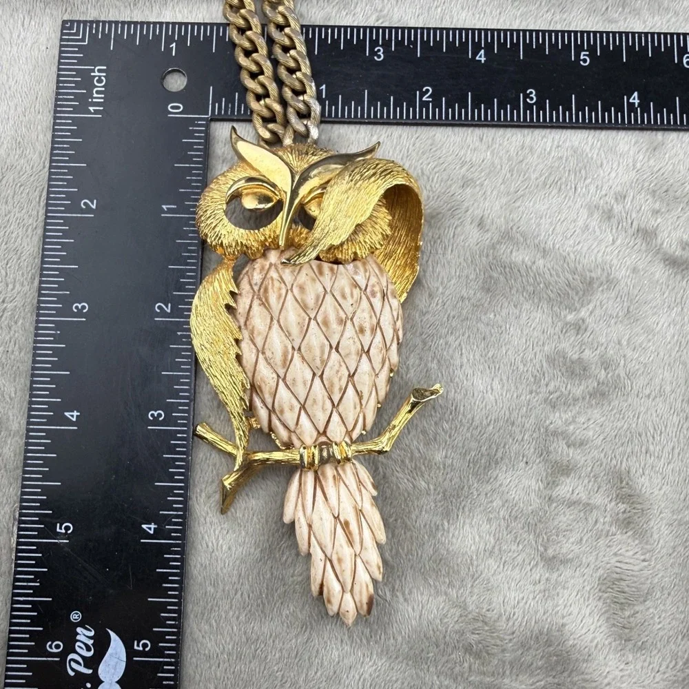Vintage Lucca Razza Necklace Gold Tone Owl Heavy Resin Pendant 20in